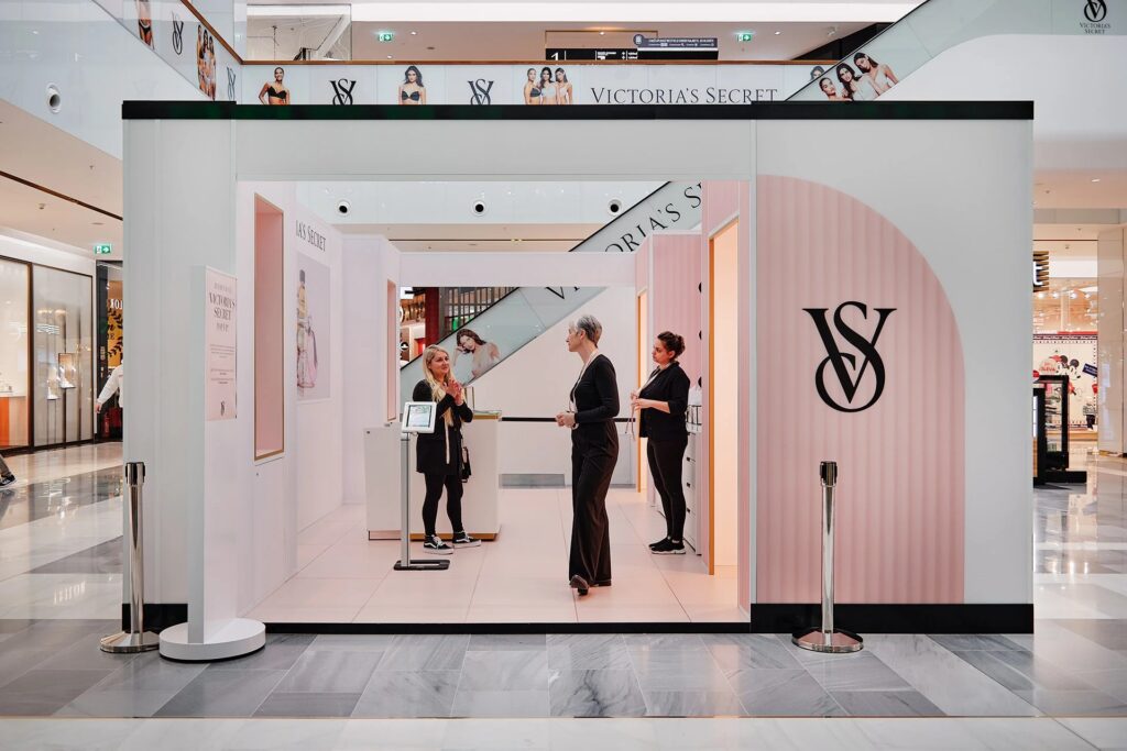 Pop-up store marki Victoria's Secret - projekt i realizacja Clever Frame