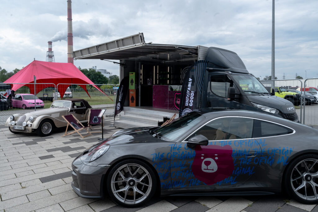 Shop truck marki Go Bears zaprojektowany w systemie Clever Frame