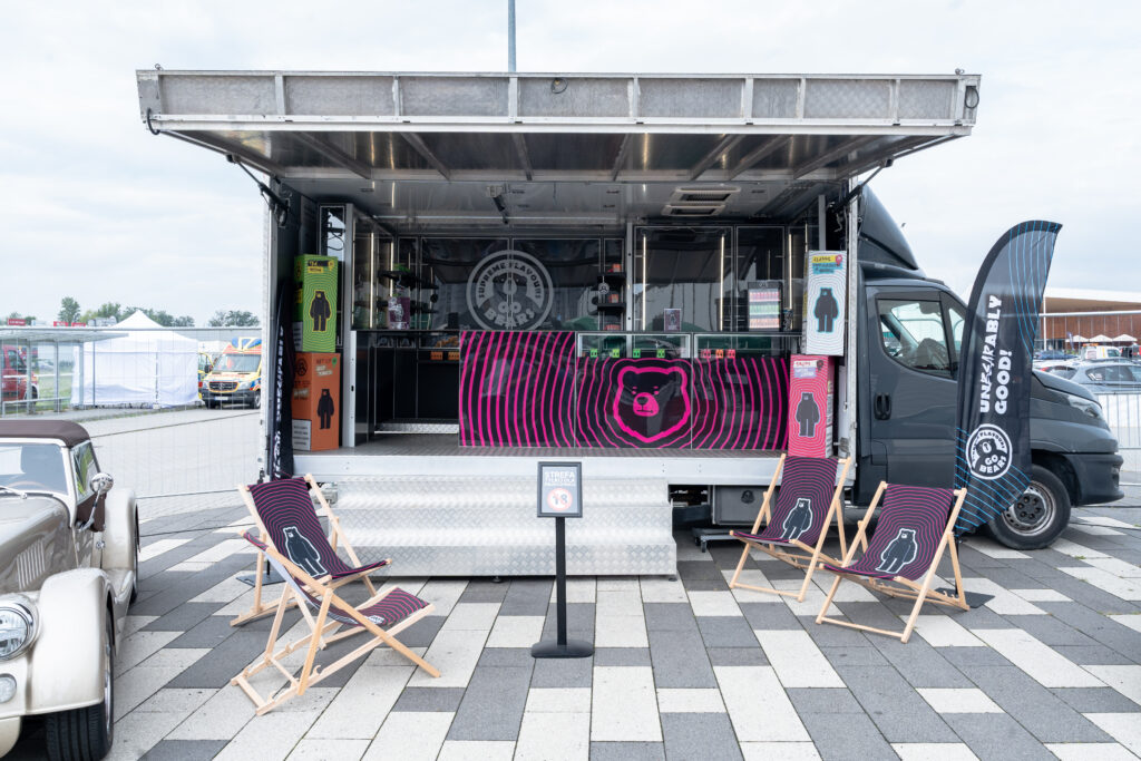 Shop truck marki Go Bears zaprojektowany w systemie Clever Frame