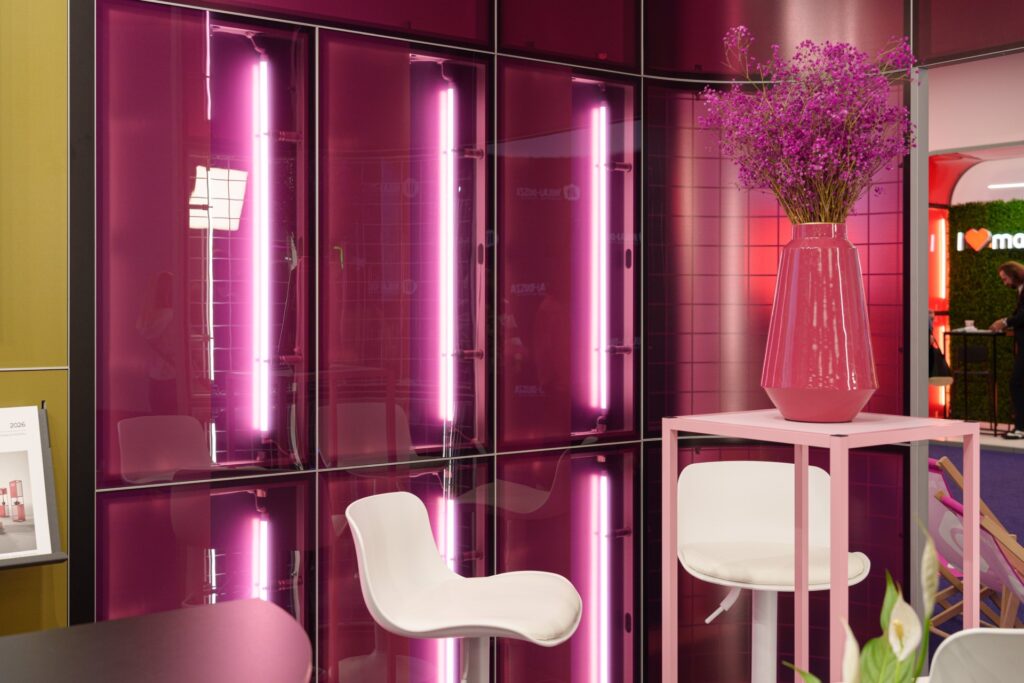 Oświetlenie modułowego stoiska na targi