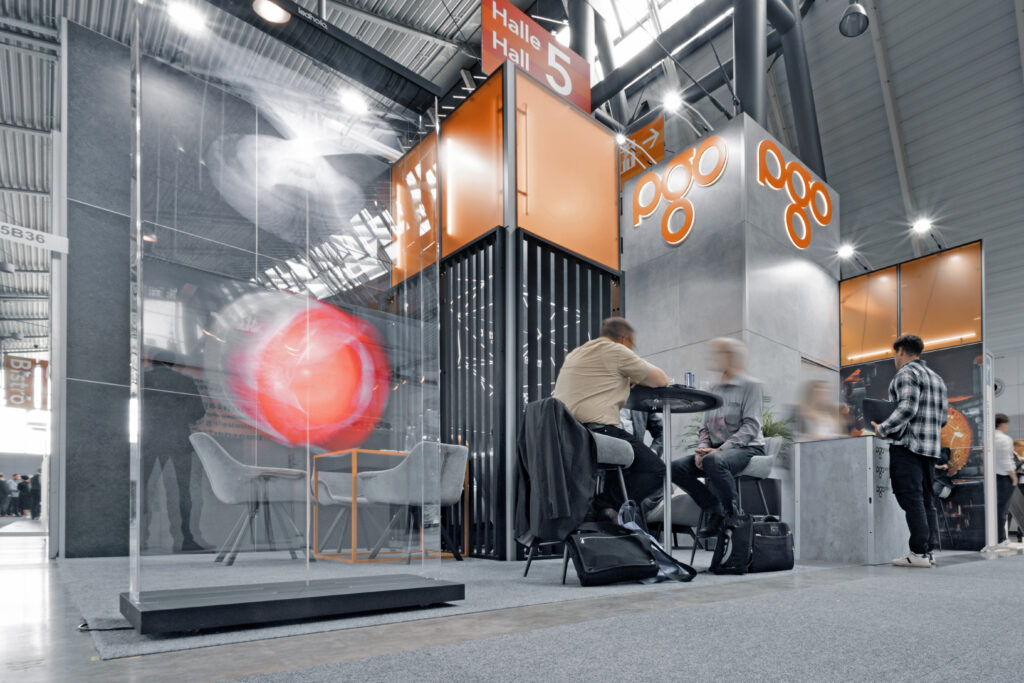 Stoisko targowe z motywem betonu