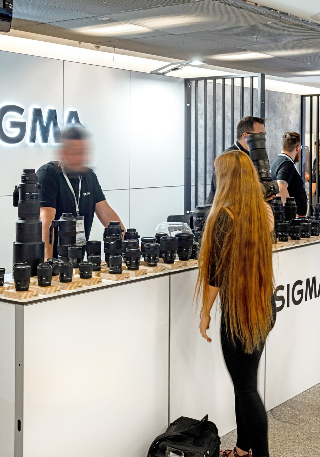 Stoisko targowe Sigma — projekt i produkcja Clever Frame