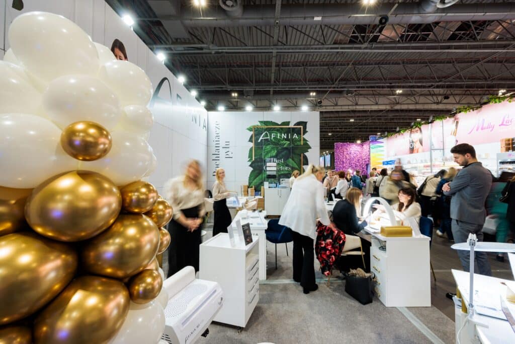 Stoisko targowe Afinia na targach BEAUTY FORUM 2025. Projekt i produkcja - Clever Frame