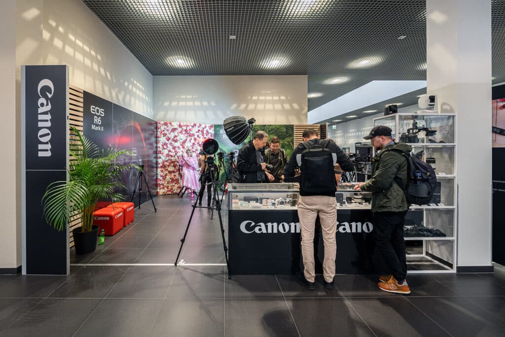Stoisko targowe Canon — projekt i produkcja Clever Frame