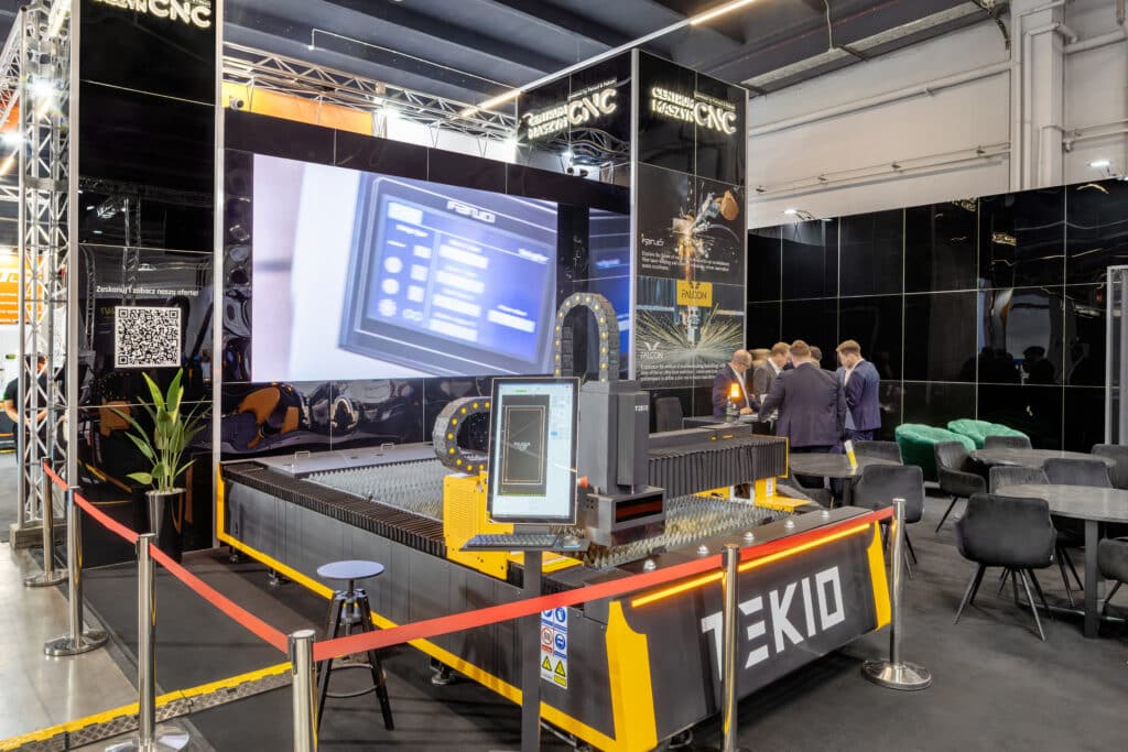 Stoisko targowe Centrum Maszyn CNC na targach przemysłowych STOM-TOOL 2025 w Kielcach
