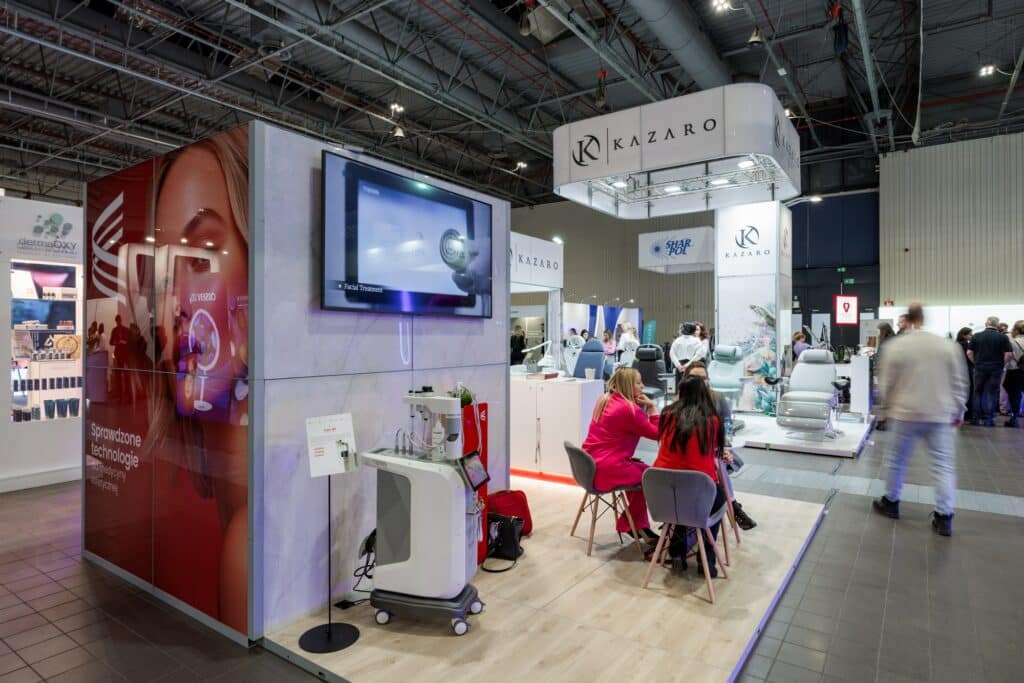 Stoisko targowe EuroScaleMed na targach BEAUTY FORUM 2025. Projekt i produkcja - Clever Frame