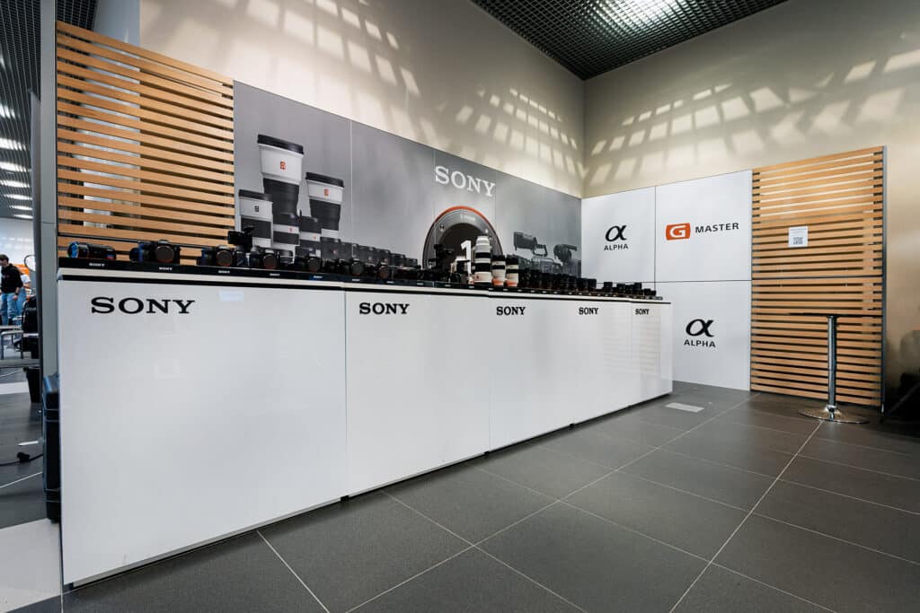 Stoisko targowe Sony — projekt i produkcja Clever Frame