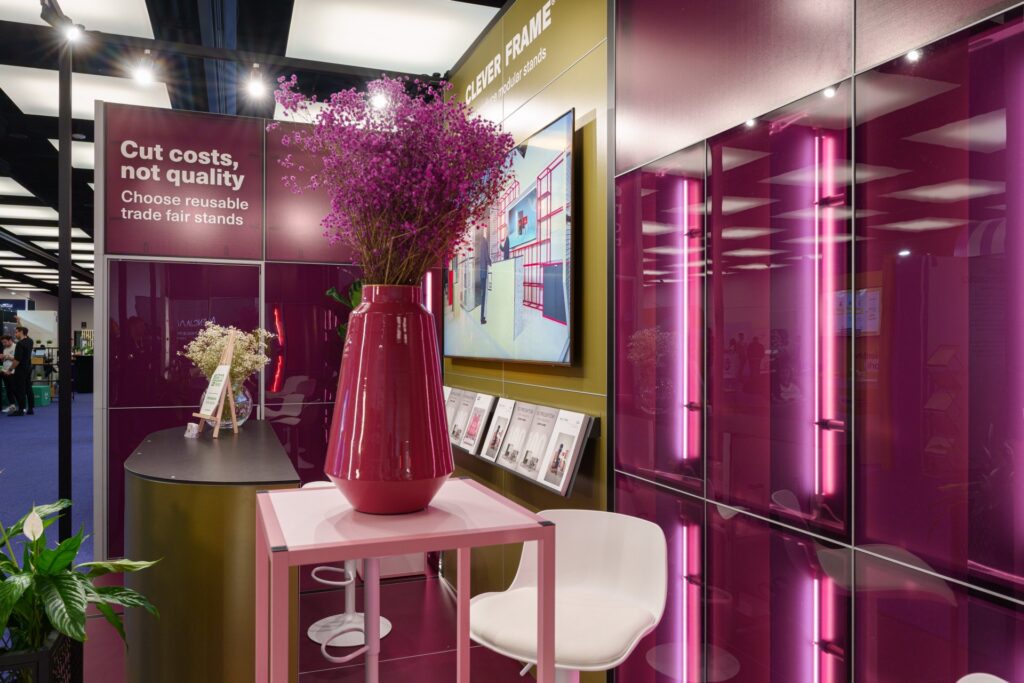 Zabudowa targowa w systemie modułowym. Stoisko targowe zaprezentowane na konferencji I love Marketing & Technology