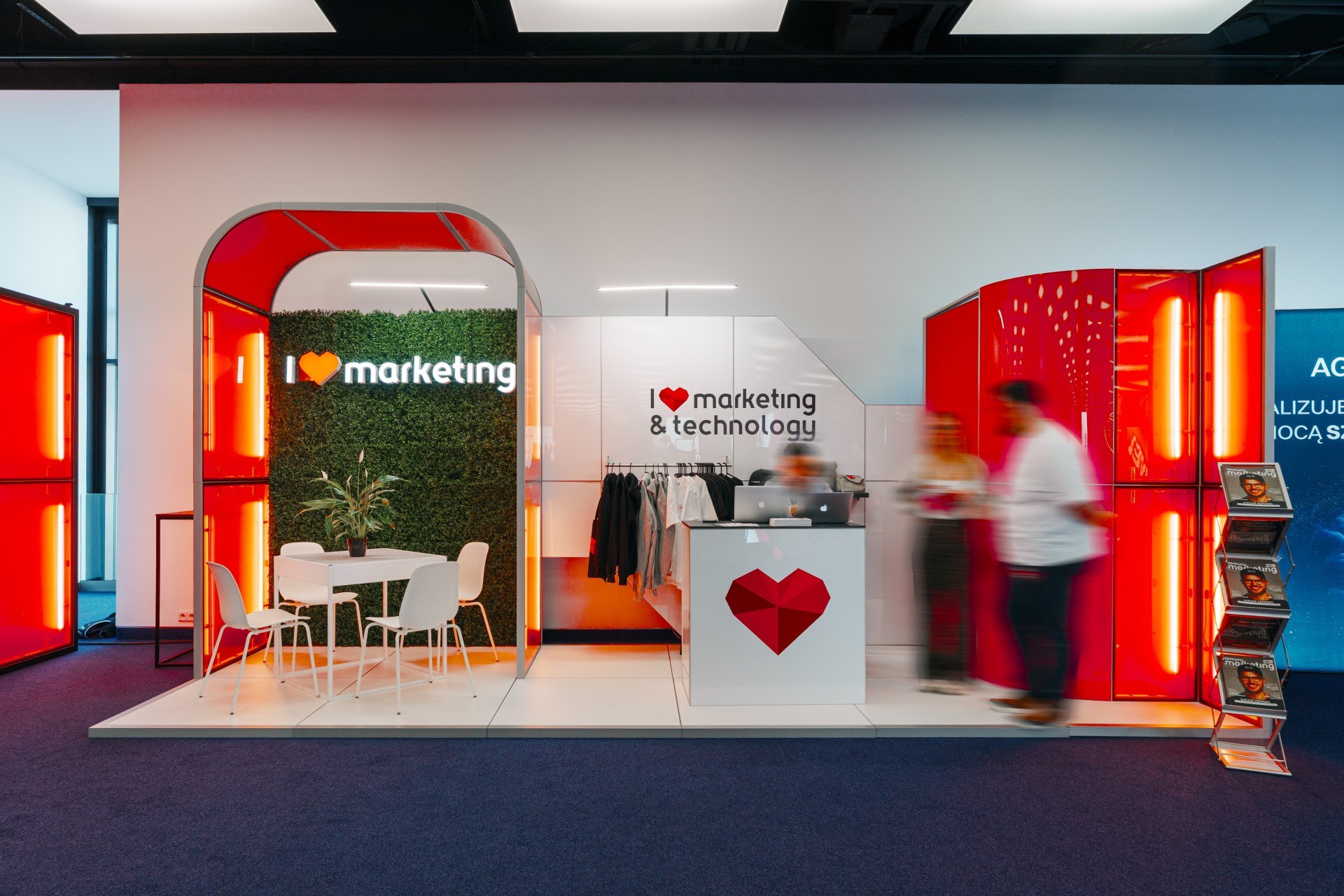 stoisko targowe w procesie lead managementu