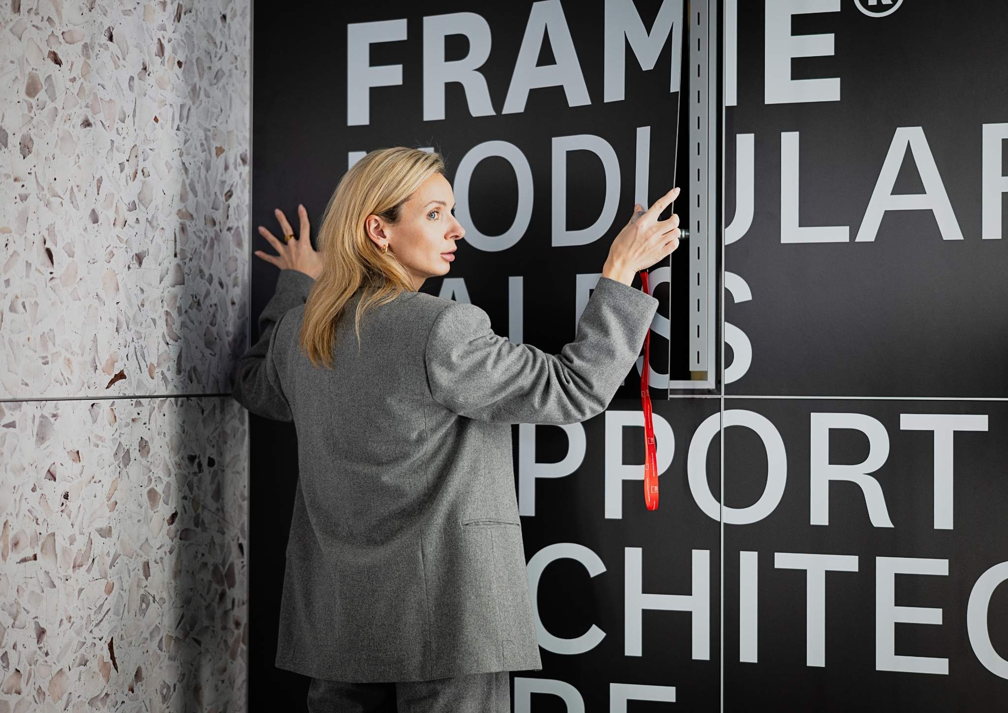 wynajem czy zakup stoiska targowego