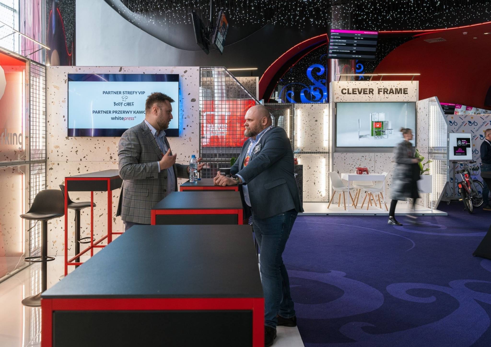 zabudowa targowa a wsparcie zespołu sprzedaży